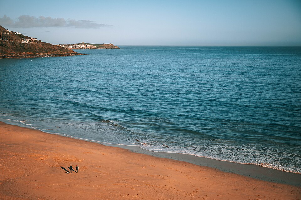 Sunrise at Carbis Bay Beach, Cornwall. Holder Of The G7 Summit In 2021. (Creative Commons by www.hedgehogdigital.co.uk). (50976430988)