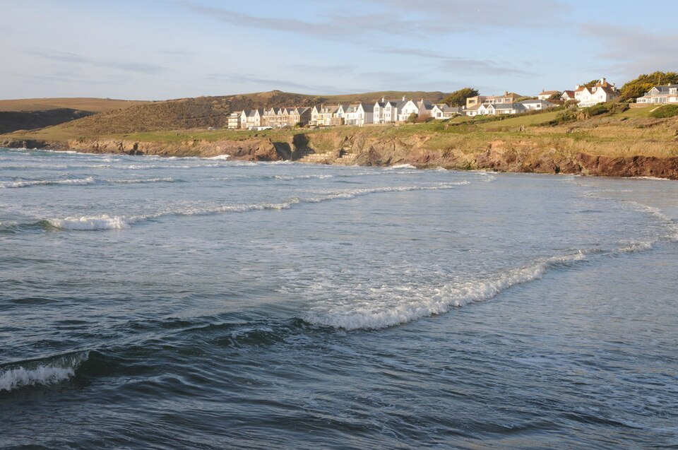 Waves roll in at Hayle Bay - geograph.org.uk - 2823227